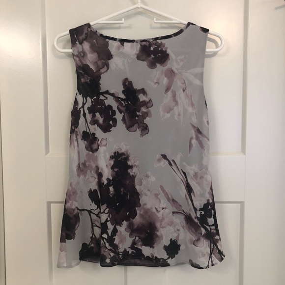 Women’s Top - Picture 2 of 2